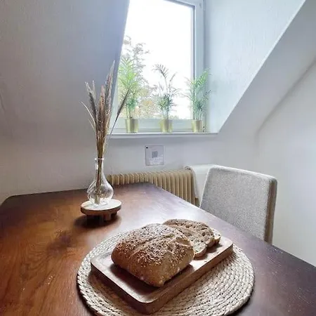 Confort, Idéalement Situé, 2 En Enfilade, Parking Gratuit, Tram-train, Proche Autoroute *