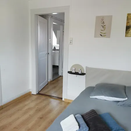 Apartment 2e Etage Entier 3 Pieces Ideal 2 Personnes, 2 Communiquantes En Enfilade, Wifi, Espace Travail Parking Gratuit